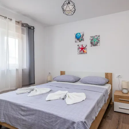 Lejlighed Bura By Interhome *