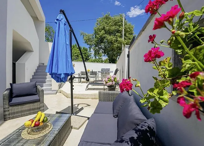 Lejlighed Bura By Interhome